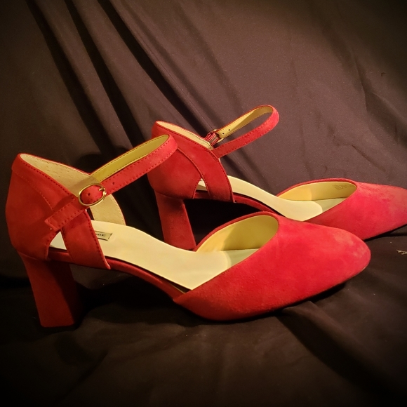 NEW Red Suede Heels by Alex Marie, Size 12 - Picture 4 of 8